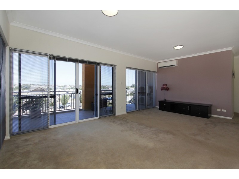 17/10 Pavonia Link, Clarkson WA 6030