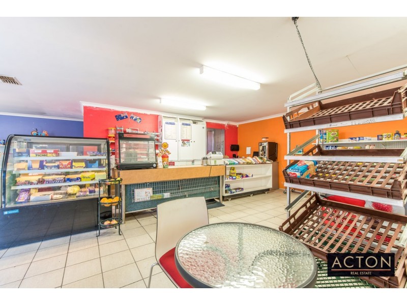 1 Balladong Loop, Carramar WA 6031