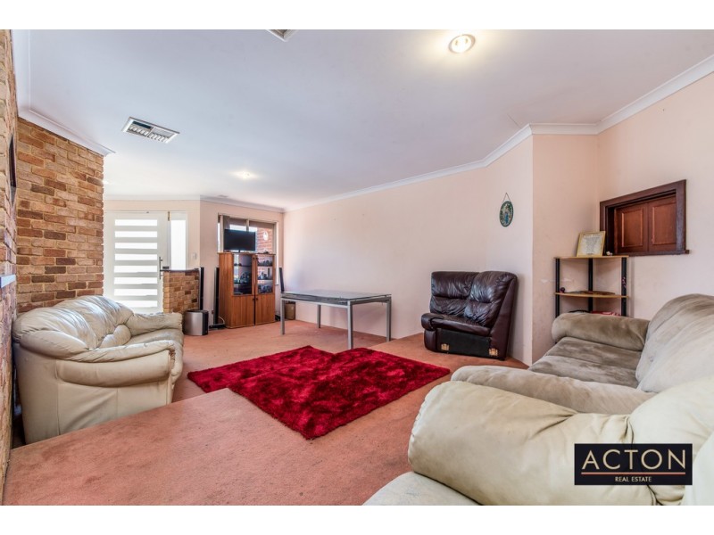 1 Balladong Loop, Carramar WA 6031