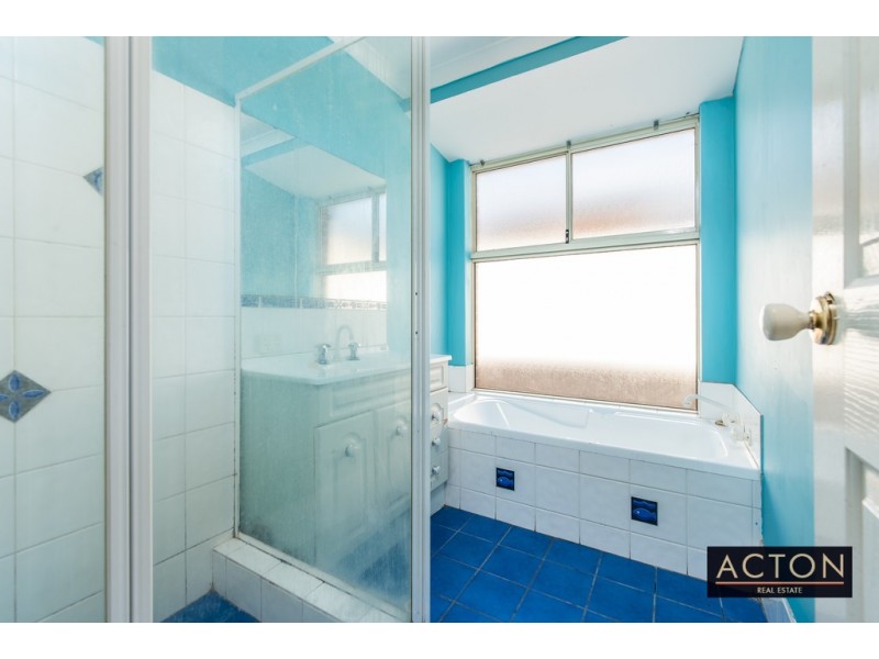 1 Balladong Loop, Carramar WA 6031