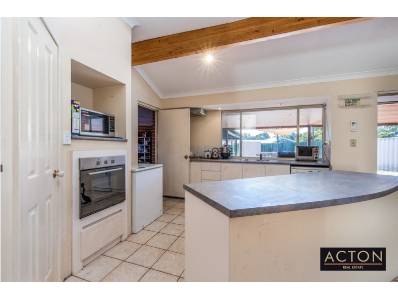 1 Balladong Loop, Carramar WA 6031