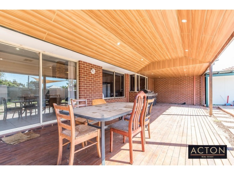 1 Balladong Loop, Carramar WA 6031