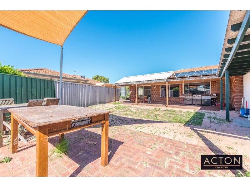 1 Balladong Loop, Carramar WA 6031