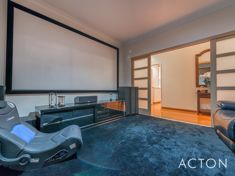 33 Shoalwater Parkway, Iluka WA 6028