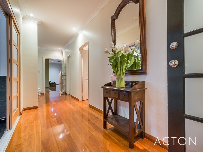 33 Shoalwater Parkway, Iluka WA 6028