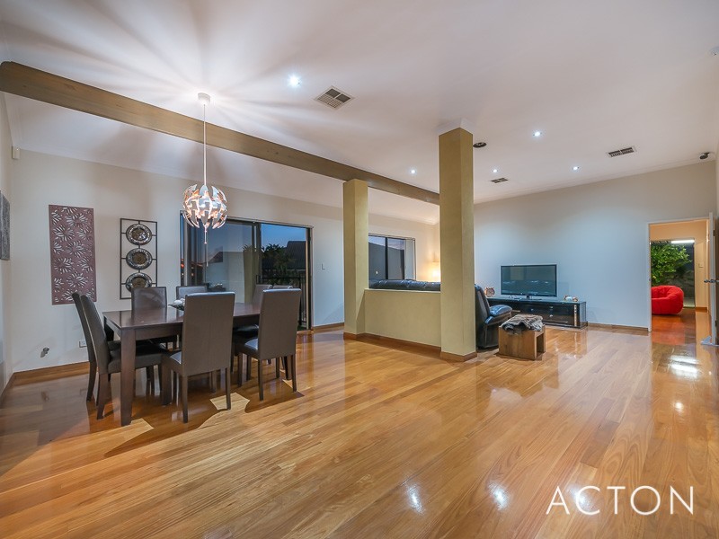 33 Shoalwater Parkway, Iluka WA 6028