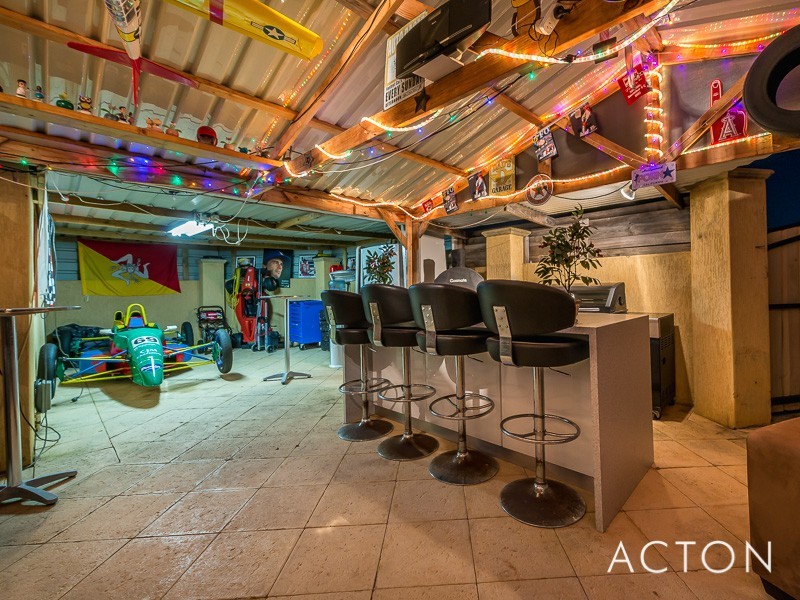 33 Shoalwater Parkway, Iluka WA 6028