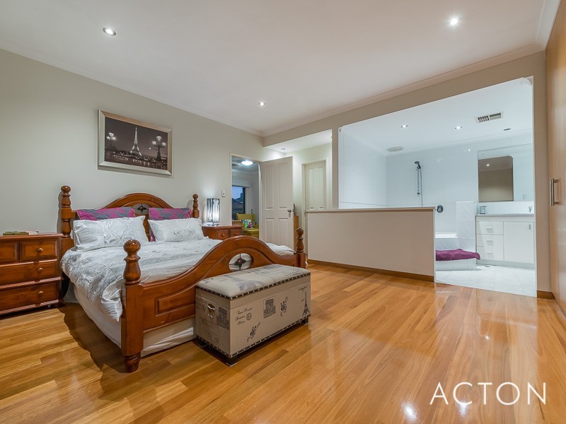 33 Shoalwater Parkway, Iluka WA 6028