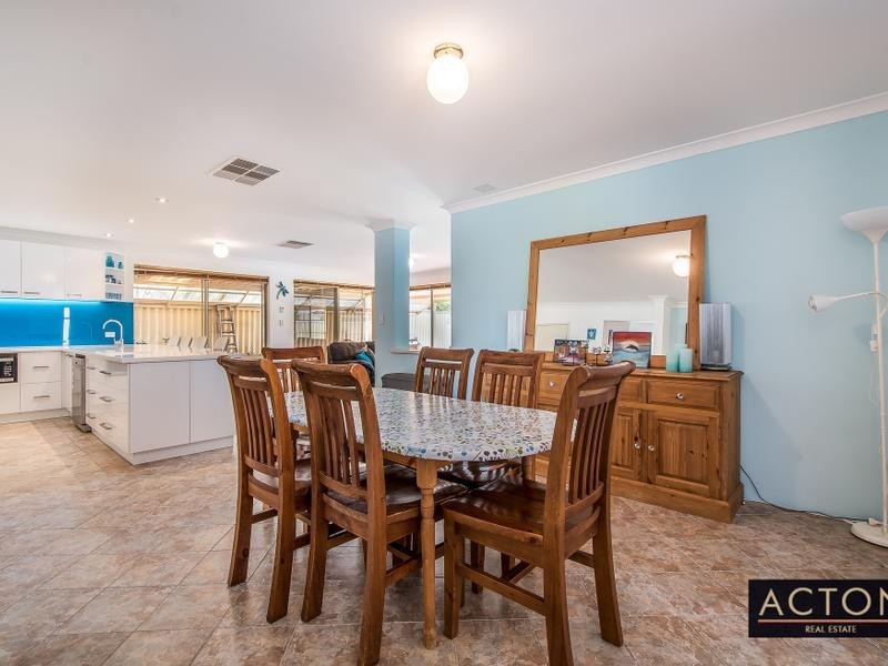 11 Dilkera Place, Quinns Rocks WA 6030