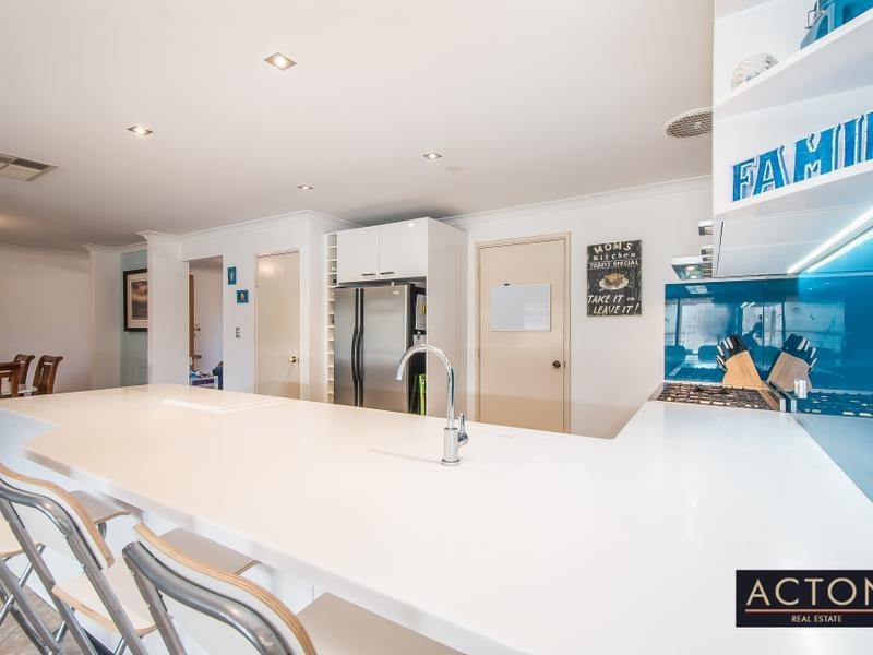 11 Dilkera Place, Quinns Rocks WA 6030