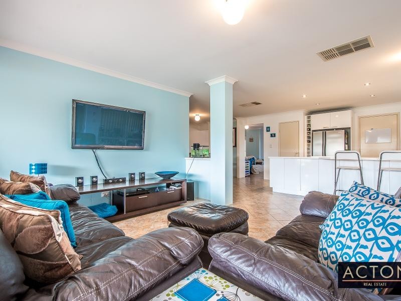 11 Dilkera Place, Quinns Rocks WA 6030