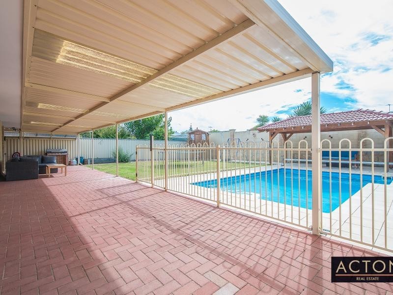 11 Dilkera Place, Quinns Rocks WA 6030