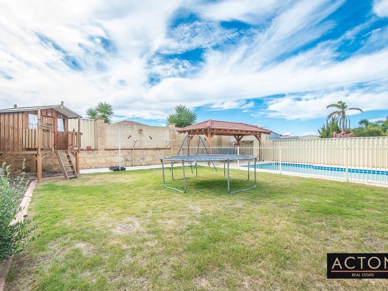 11 Dilkera Place, Quinns Rocks WA 6030