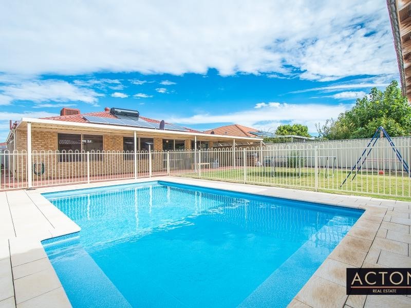 11 Dilkera Place, Quinns Rocks WA 6030