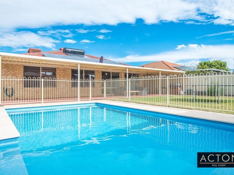 11 Dilkera Place, Quinns Rocks WA 6030