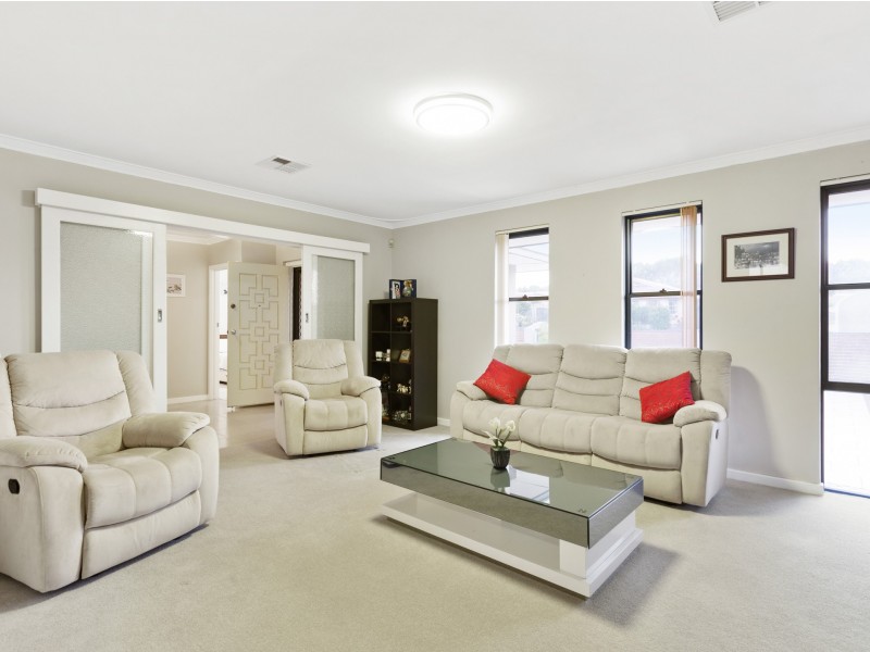 10 Shackleton Ave, Hillarys WA 6025