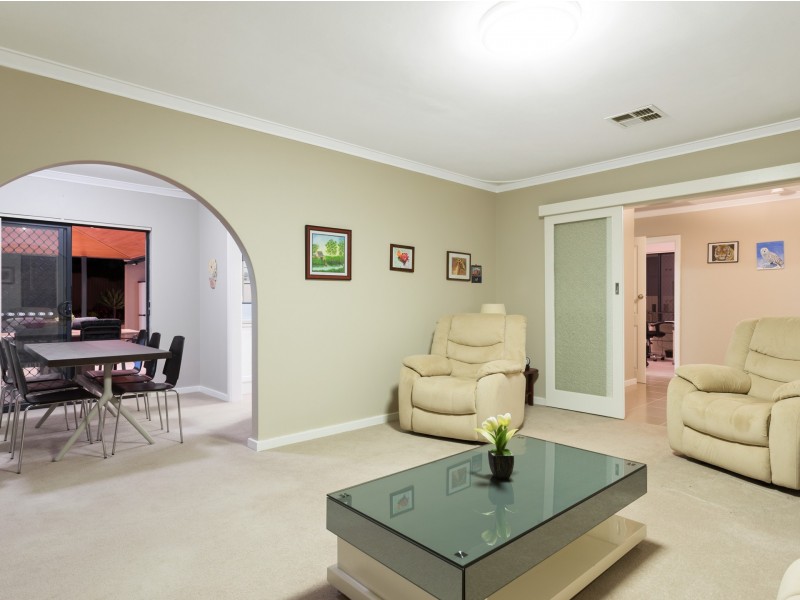 10 Shackleton Ave, Hillarys WA 6025