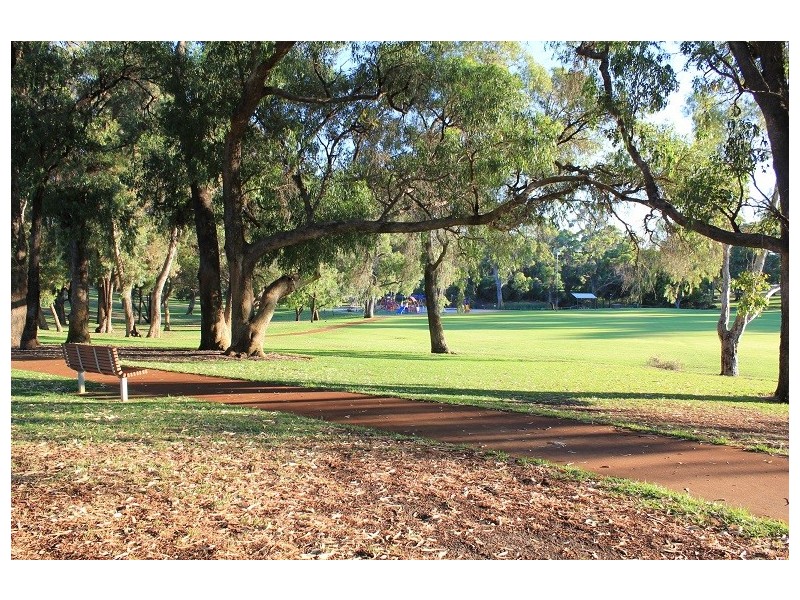 10 Shackleton Ave, Hillarys WA 6025