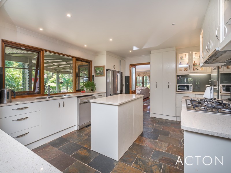 44 Rustic Gardens, Carramar WA 6031