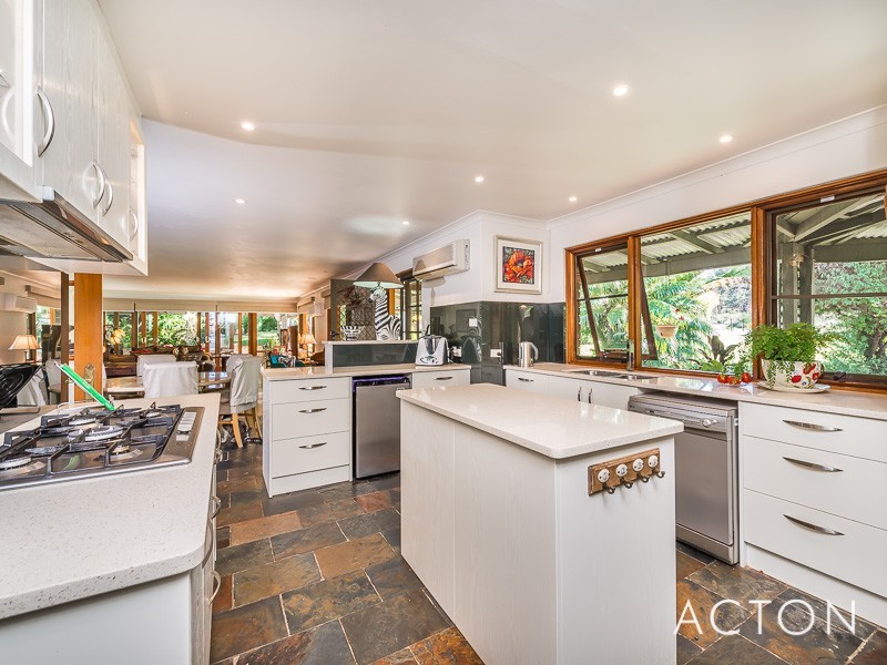 44 Rustic Gardens, Carramar WA 6031