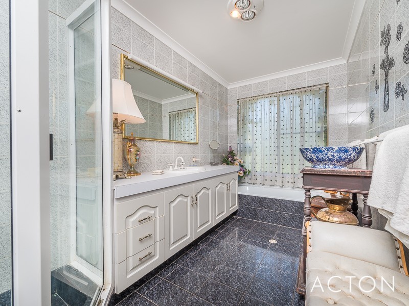 44 Rustic Gardens, Carramar WA 6031