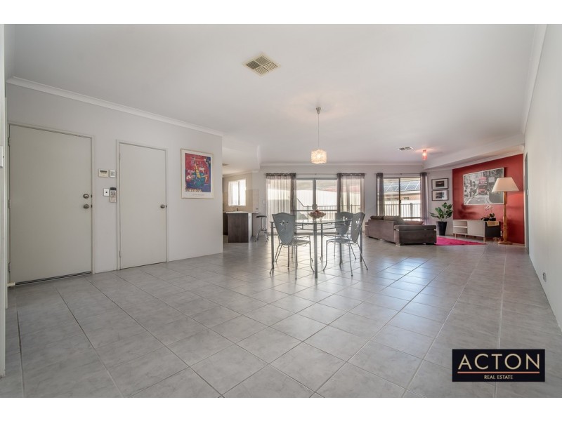 136 Golf Links Drive, Carramar WA 6031