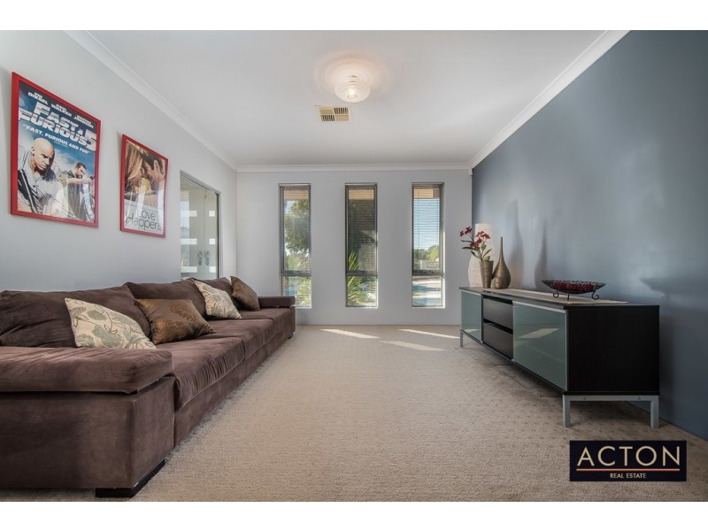 136 Golf Links Drive, Carramar WA 6031