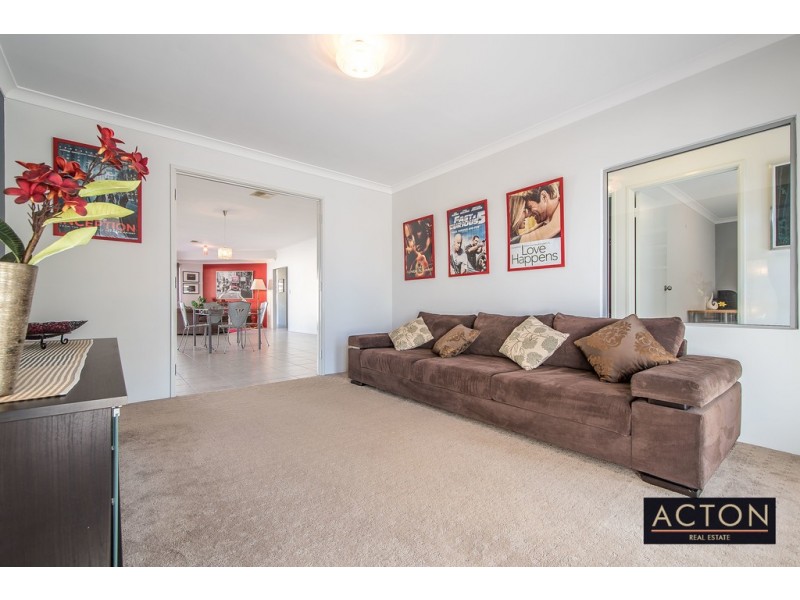 136 Golf Links Drive, Carramar WA 6031