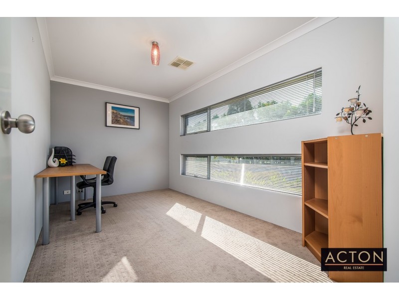 136 Golf Links Drive, Carramar WA 6031