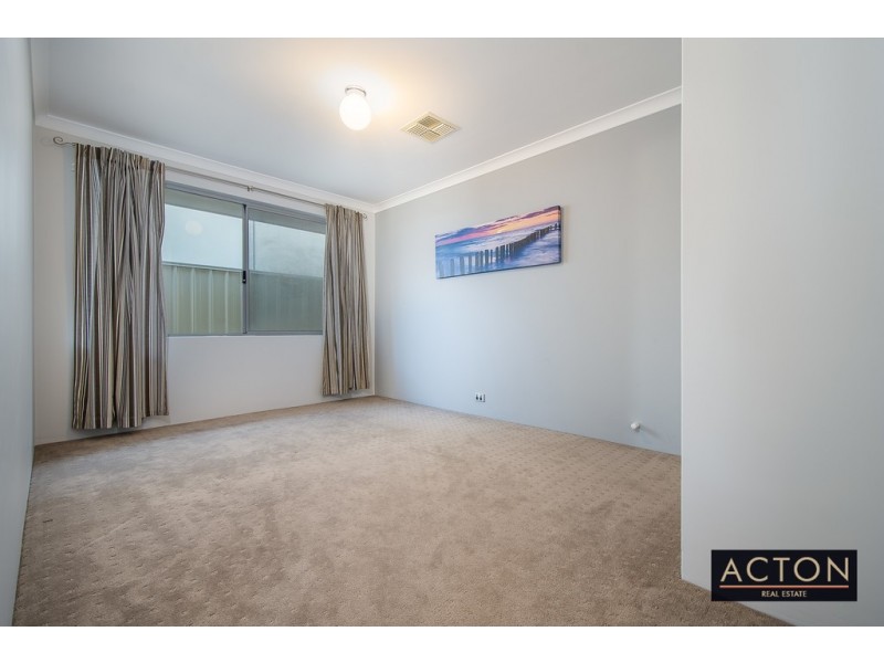 136 Golf Links Drive, Carramar WA 6031