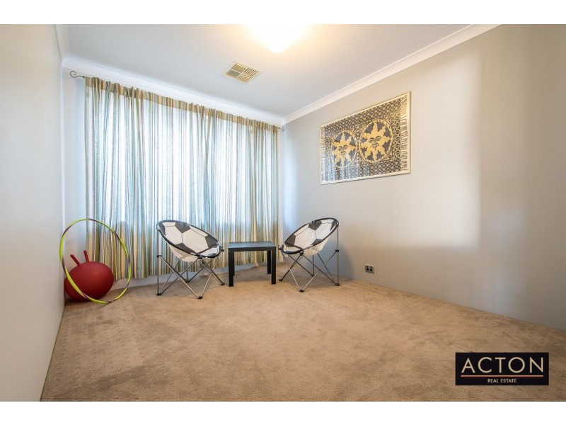 136 Golf Links Drive, Carramar WA 6031