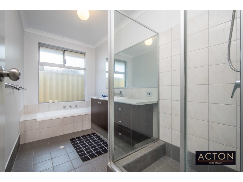 136 Golf Links Drive, Carramar WA 6031