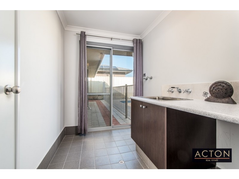 136 Golf Links Drive, Carramar WA 6031