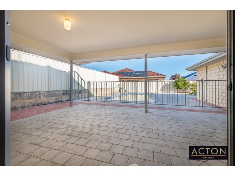 136 Golf Links Drive, Carramar WA 6031