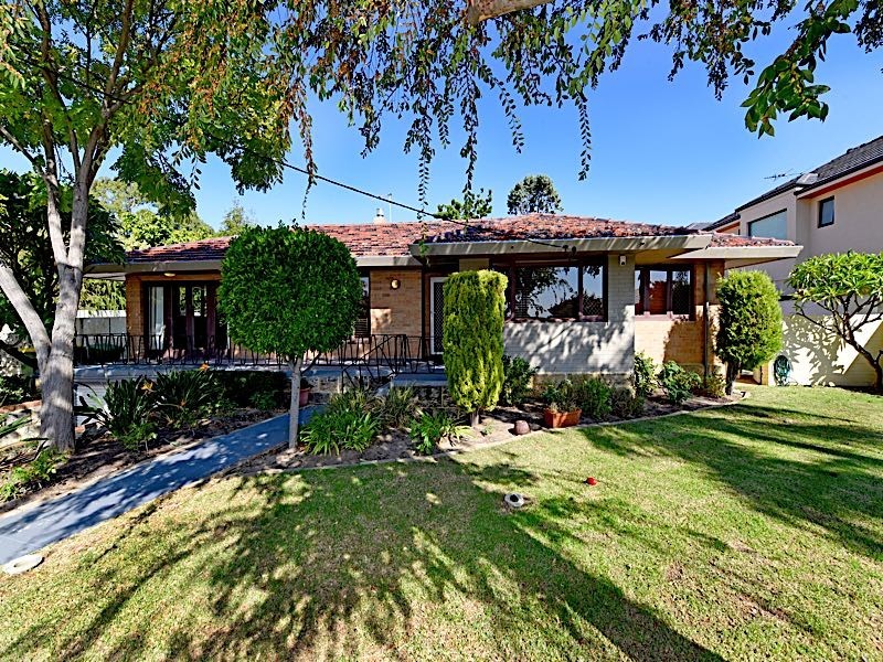 3 East Lorne Street, Floreat WA 6014