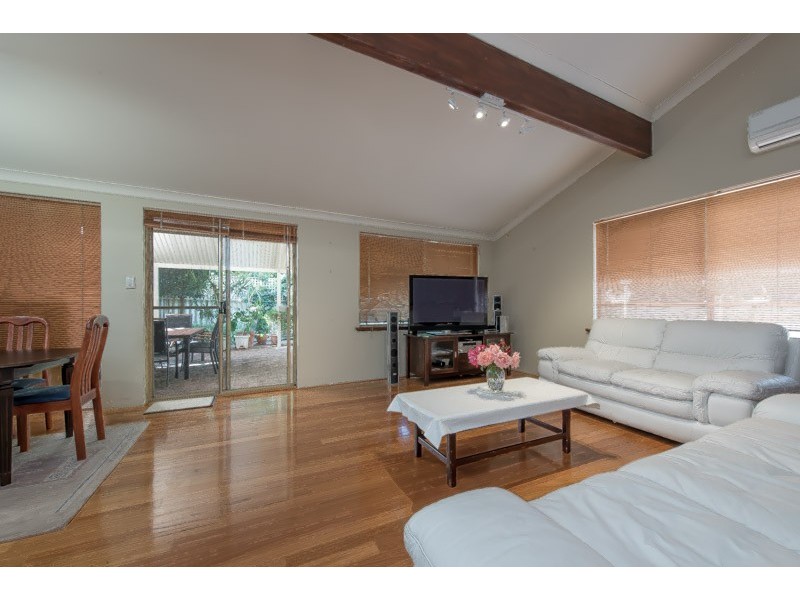 15 Cromford Way, Carine WA 6020