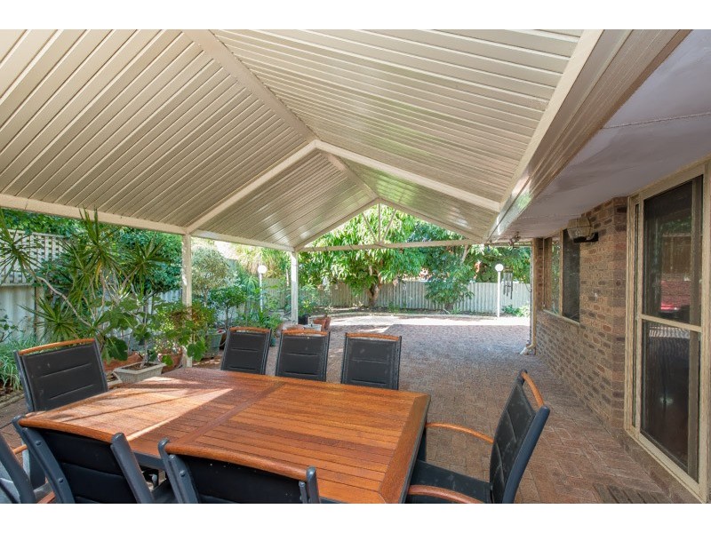 15 Cromford Way, Carine WA 6020