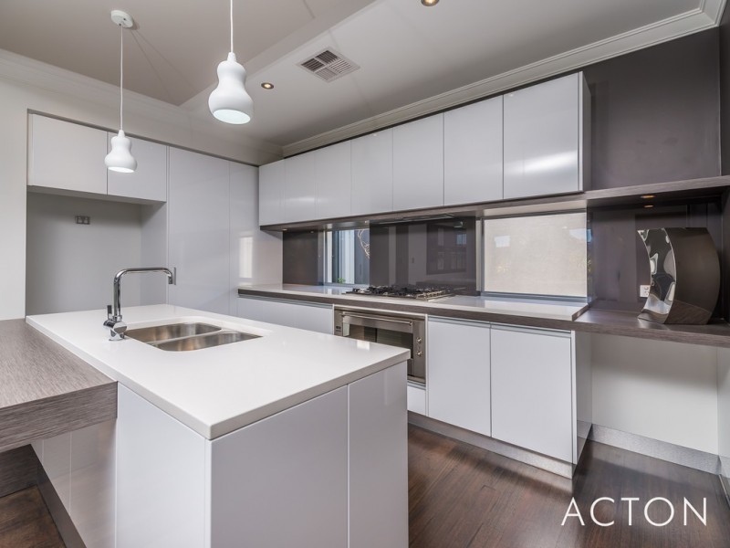 14 Hollington Boulevard, Alkimos WA 6038