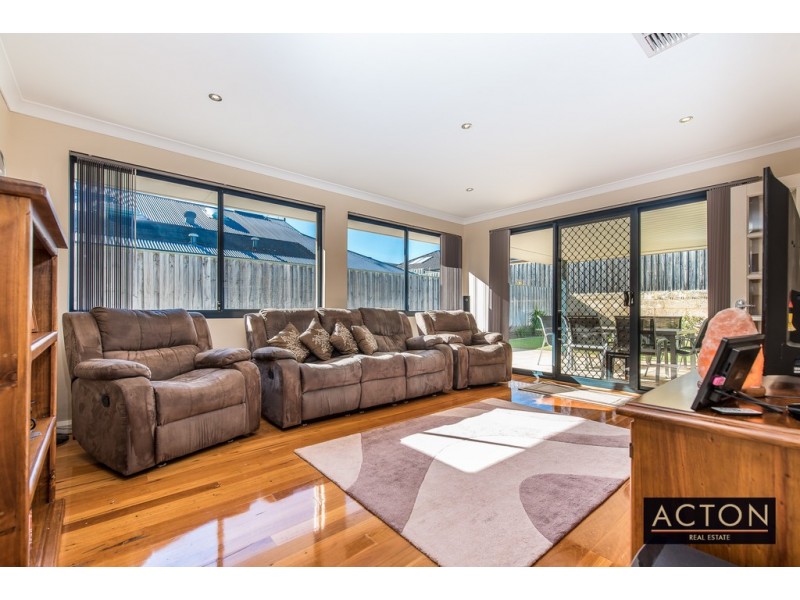 37 Dumaresq Loop, Quinns Rocks WA 6030