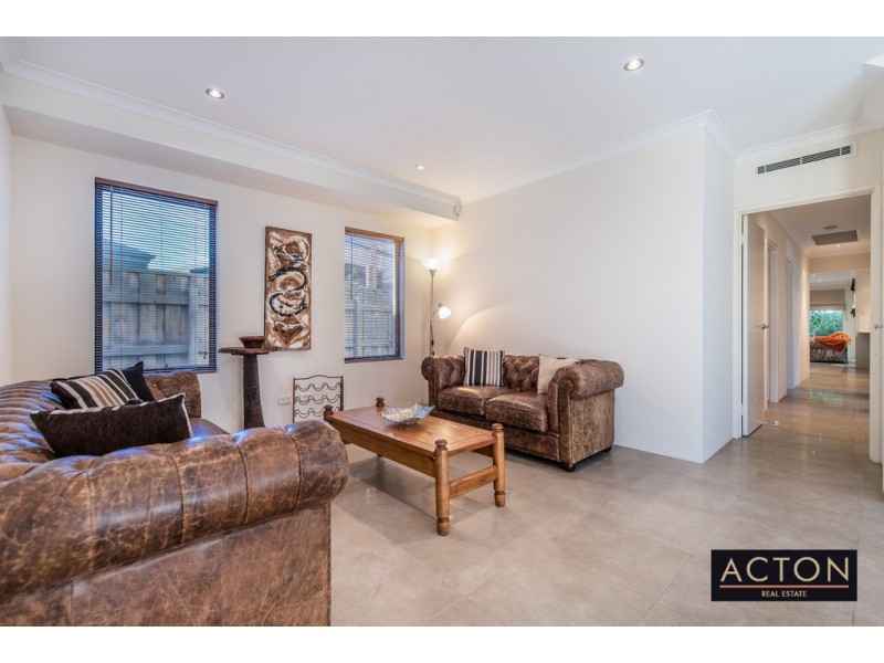 3 St Anthony Ave, Quinns Rocks WA 6030