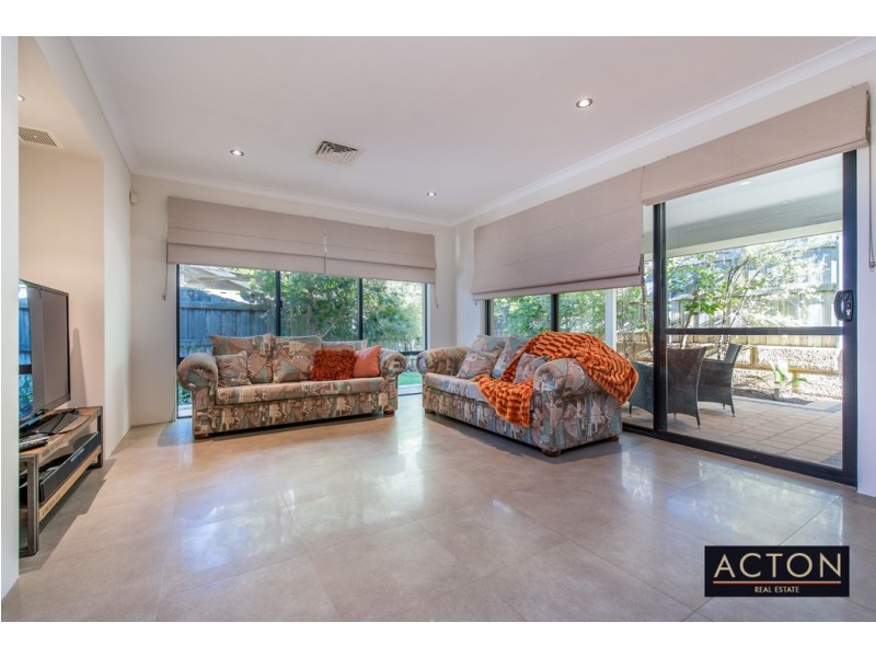 3 St Anthony Ave, Quinns Rocks WA 6030