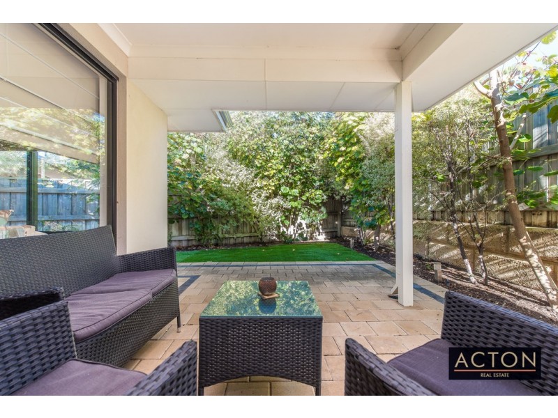 3 St Anthony Ave, Quinns Rocks WA 6030