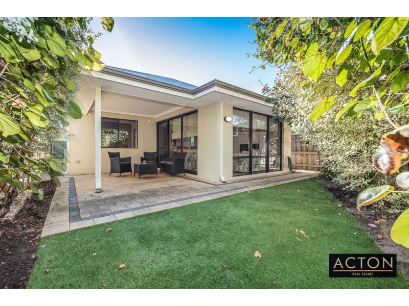 3 St Anthony Ave, Quinns Rocks WA 6030