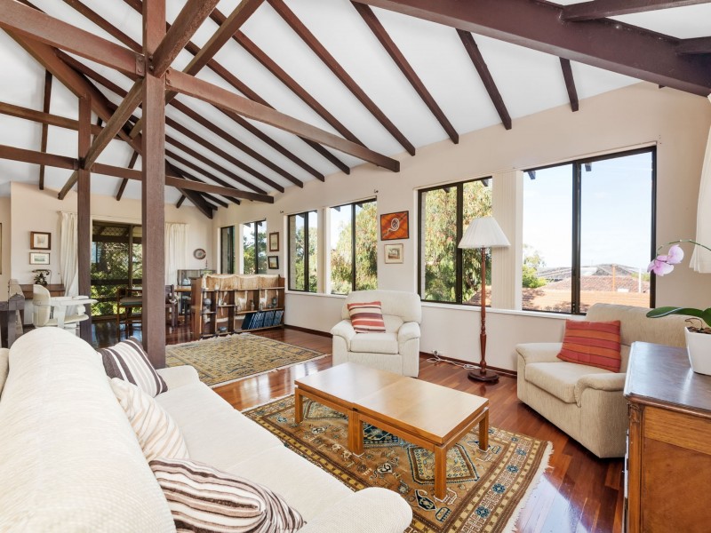 43 Unwin Avenue, Wembley Downs WA 6019