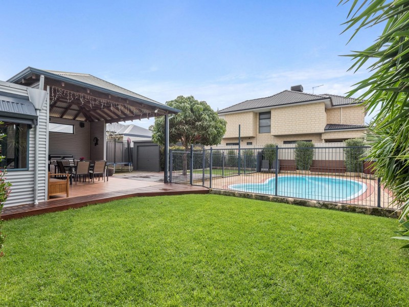 8 Dodds Place, Innaloo WA 6018