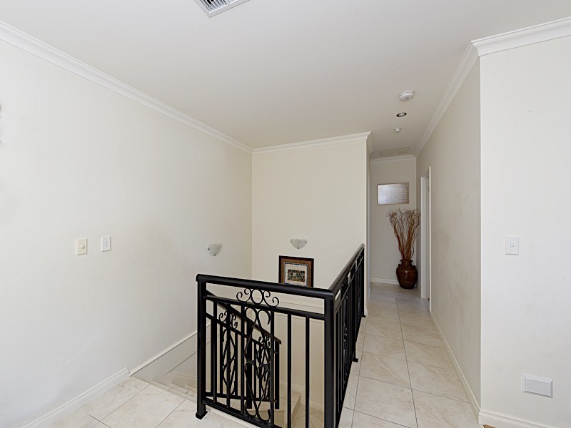 4 Waraba Place, Mount Claremont WA 6010
