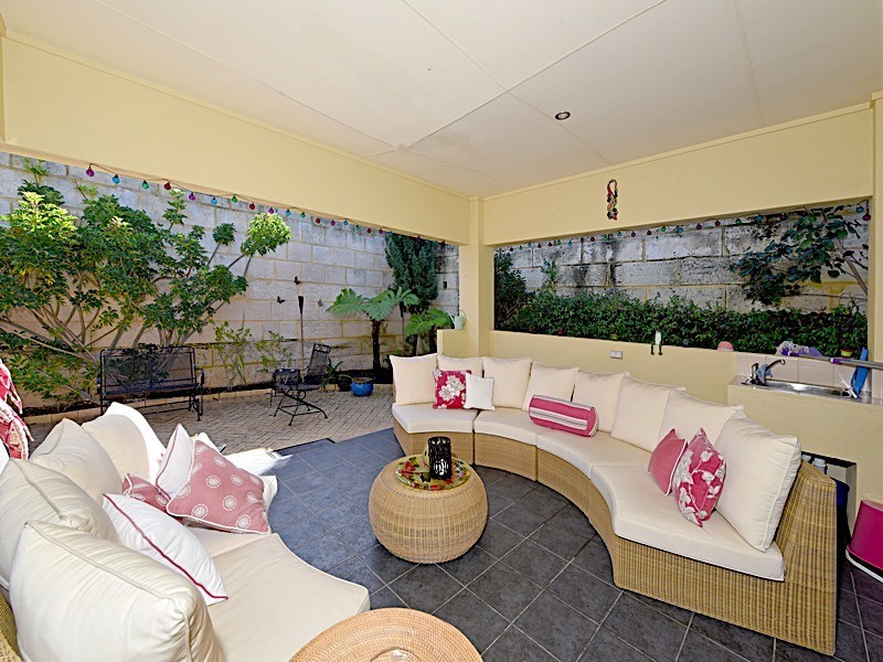 4 Waraba Place, Mount Claremont WA 6010