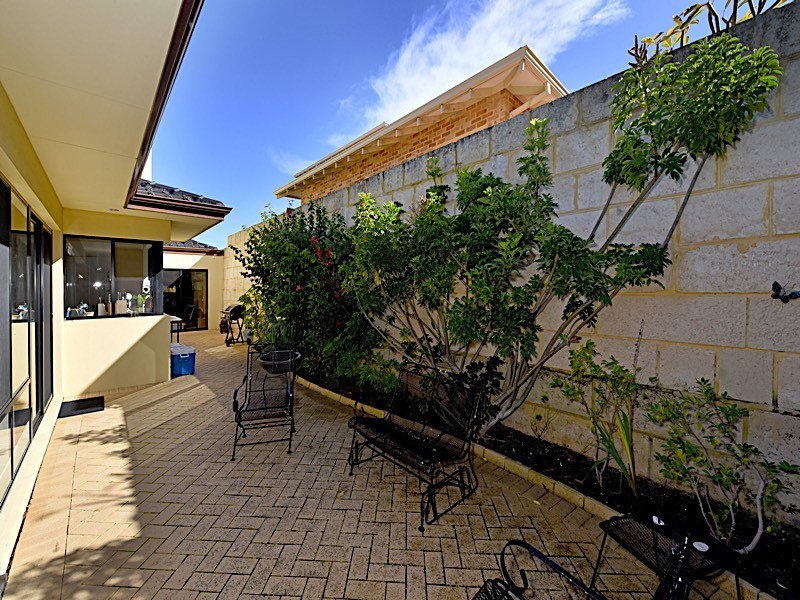 4 Waraba Place, Mount Claremont WA 6010
