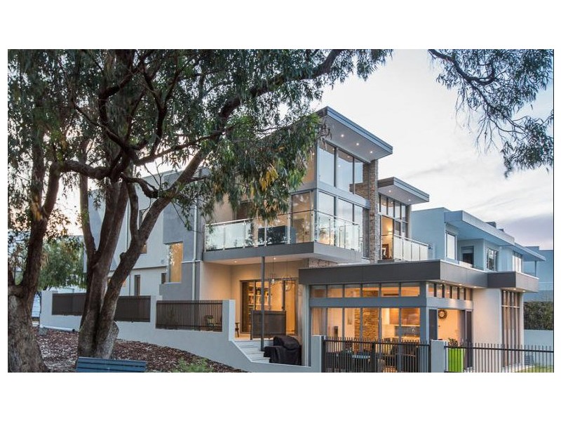 30 Omaroo Terrace, City Beach WA 6015