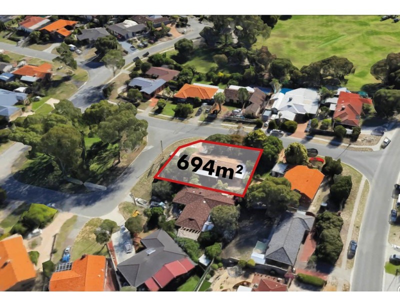 4 Nash Street, Hillarys WA 6025